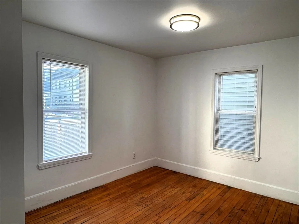 3 bed, 1 bath apartment for rent at 9 Fairmont Pl Unit 1, Malden — photo 5 of 13