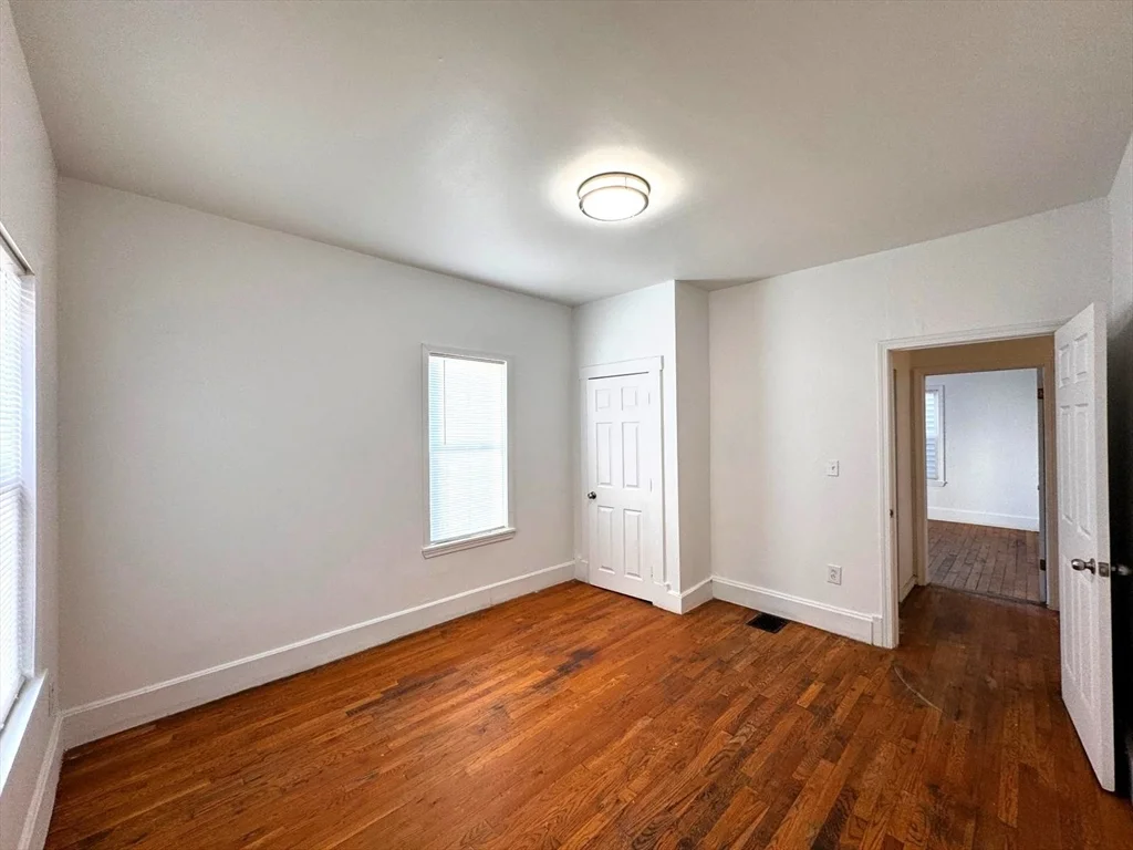 3 bed, 1 bath apartment for rent at 9 Fairmont Pl Unit 1, Malden — photo 4 of 13