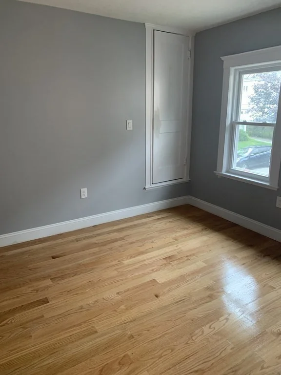 3 bed, 1 bath apartment for rent at 9 Farnum St Unit 2, Quincy — photo 7 of 13