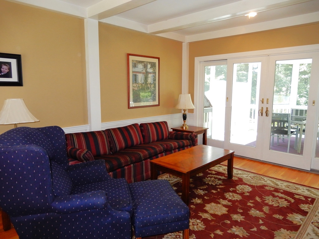 4 bed, 2 bath apartment for rent at 9 Fleetwood Dr, Norfolk — photo 5 of 28