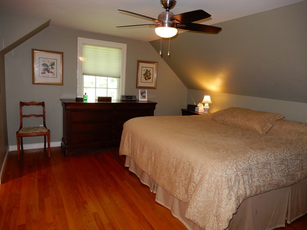 4 bed, 2 bath apartment for rent at 9 Fleetwood Dr, Norfolk — photo 15 of 28