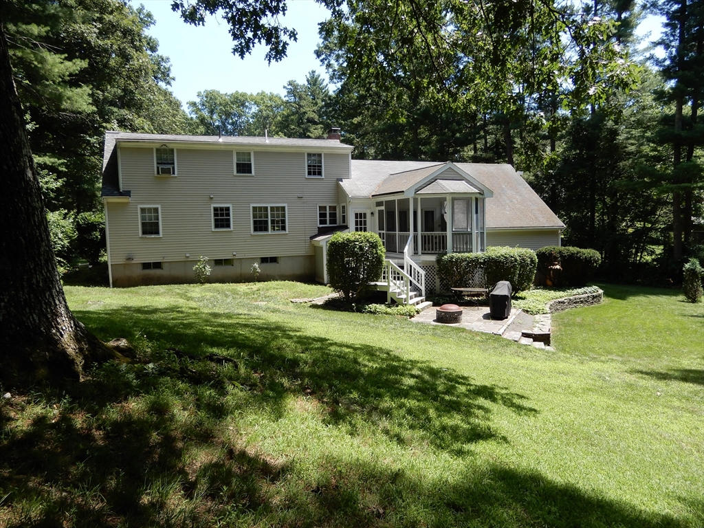 4 bed, 2 bath apartment for rent at 9 Fleetwood Dr, Norfolk — photo 2 of 28