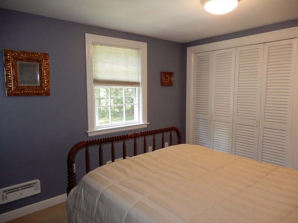 4 bed, 2 bath apartment for rent at 9 Fleetwood Dr, Norfolk — photo 19 of 28