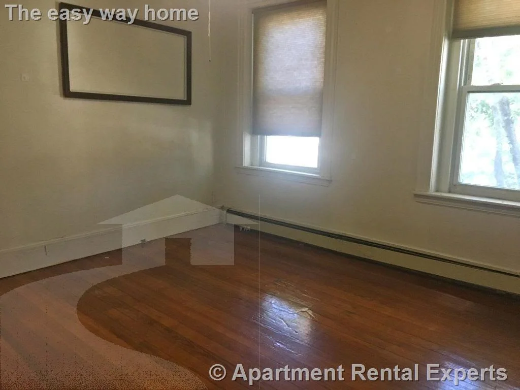 3 bed, 1 bath apartment for rent at 9 Fulkerson St Unit 3, East Cambridge — photo 2 of 5