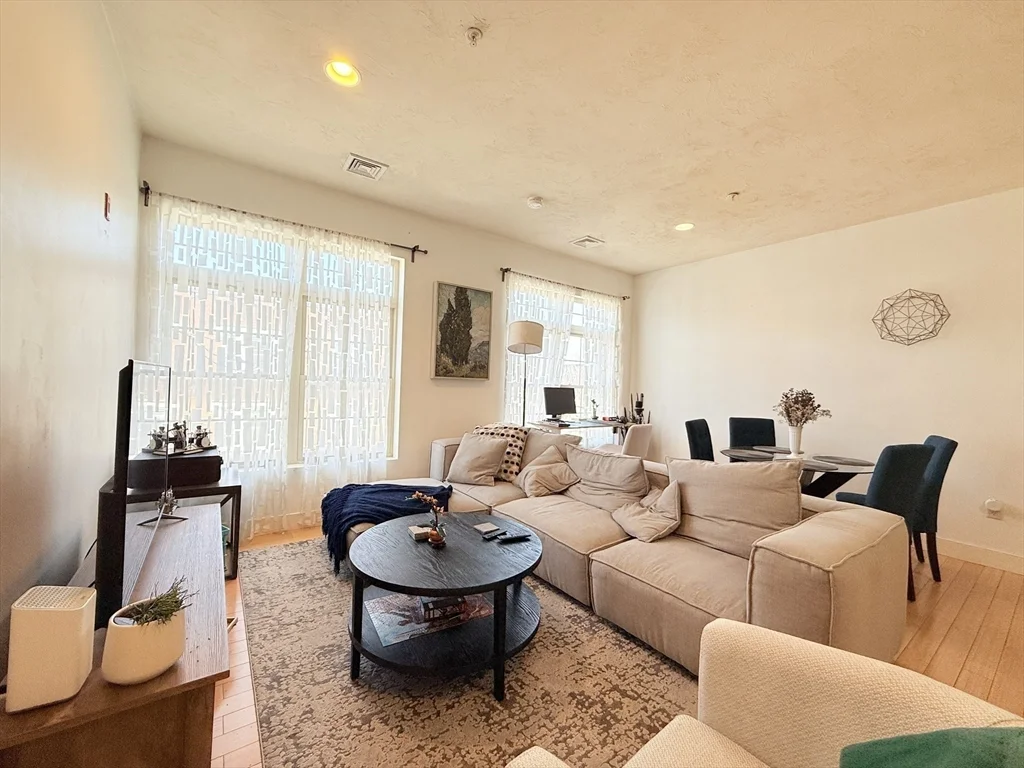 2 bed, 2 bath apartment for rent at 9 Gardner St Unit 14, Allston — photo 6 of 17