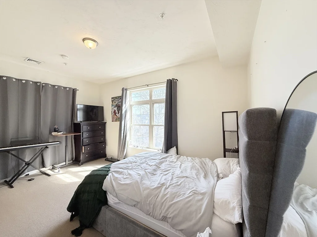 2 bed, 2 bath apartment for rent at 9 Gardner St Unit 14, Allston — photo 14 of 17