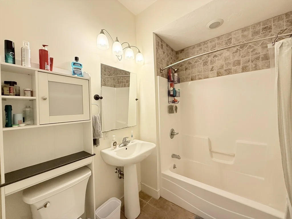 2 bed, 2 bath apartment for rent at 9 Gardner St Unit 14, Allston — photo 11 of 17