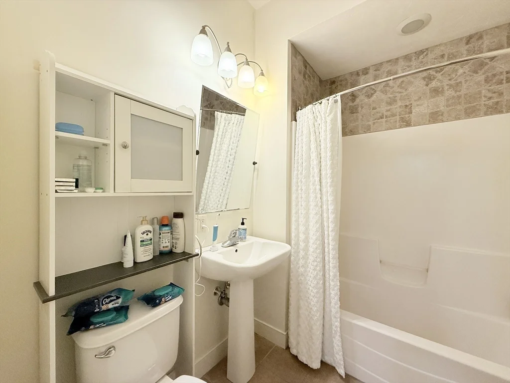 2 bed, 2 bath apartment for rent at 9 Gardner St Unit 14, Allston — photo 9 of 17