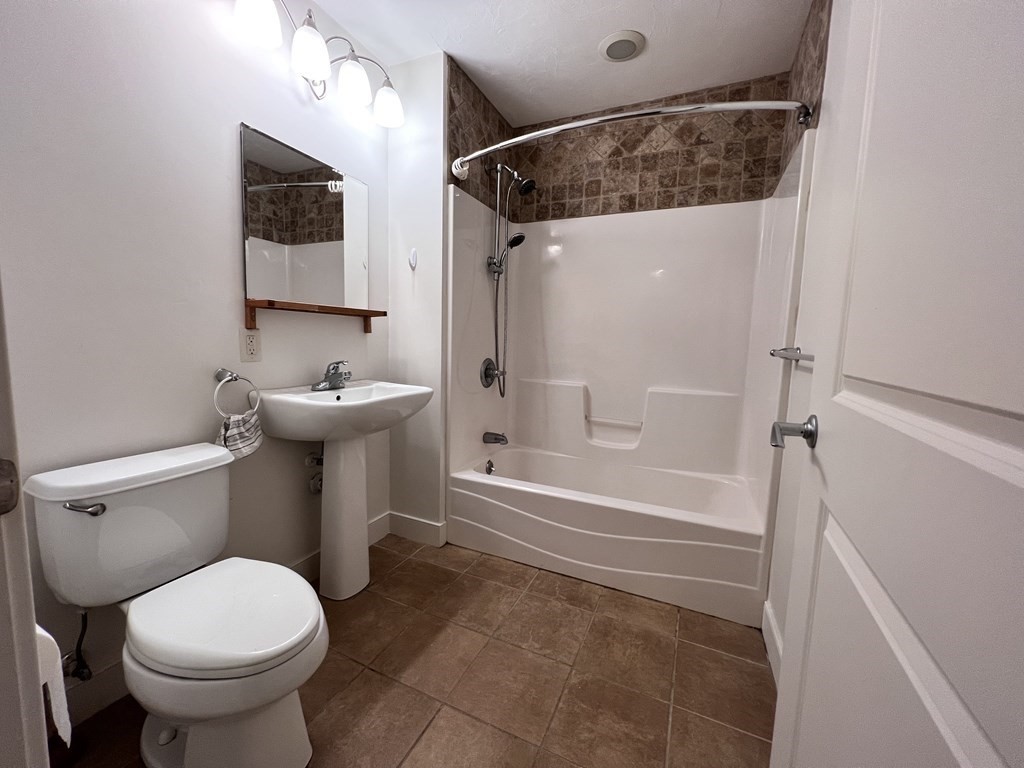 2 bed, 1 bath apartment for rent at 9 Gardner St Unit 8, Allston — photo 5 of 7