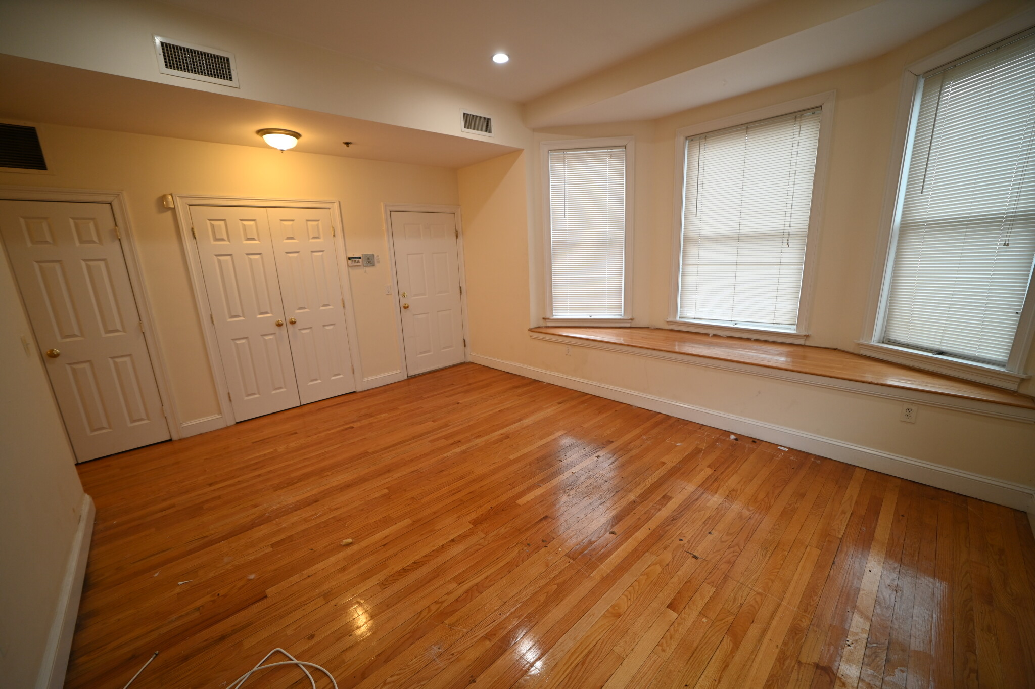 3 bed, 2 bath apartment for rent at 9 Gardner Ter Unit 1, Allston — photo 3 of 12