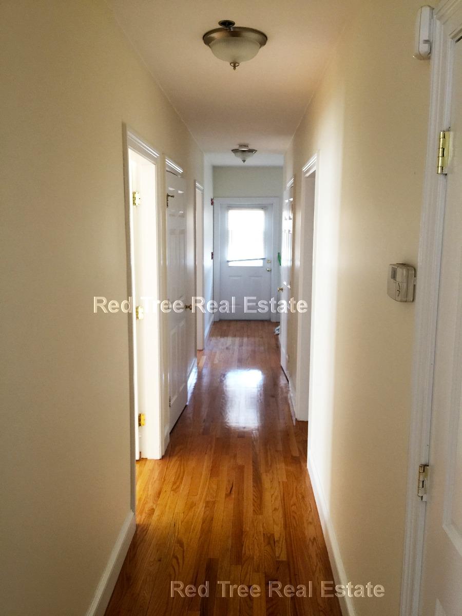 3 bed, 2 bath apartment for rent at 9 Gardner Tr Unit 3, Allston — photo 5 of 6