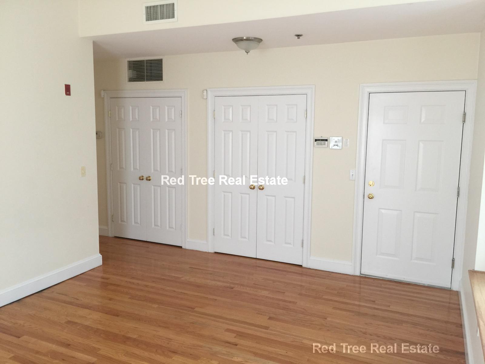 3 bed, 2 bath apartment for rent at 9 Gardner Tr Unit 3, Allston — photo 2 of 6
