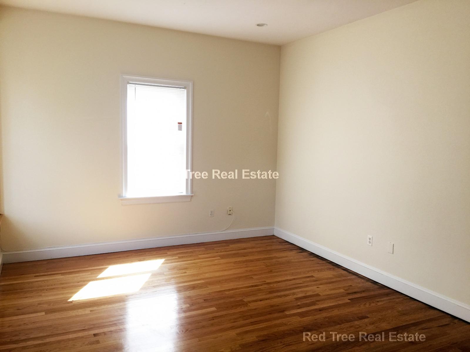 3 bed, 2 bath apartment for rent at 9 Gardner Tr Unit 3, Allston — photo 4 of 6