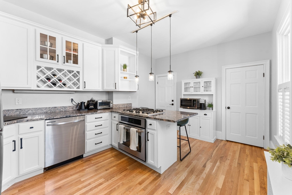 3 bed, 2 bath apartment for rent at 9 Gates St Unit 3, South Boston — photo 5 of 15