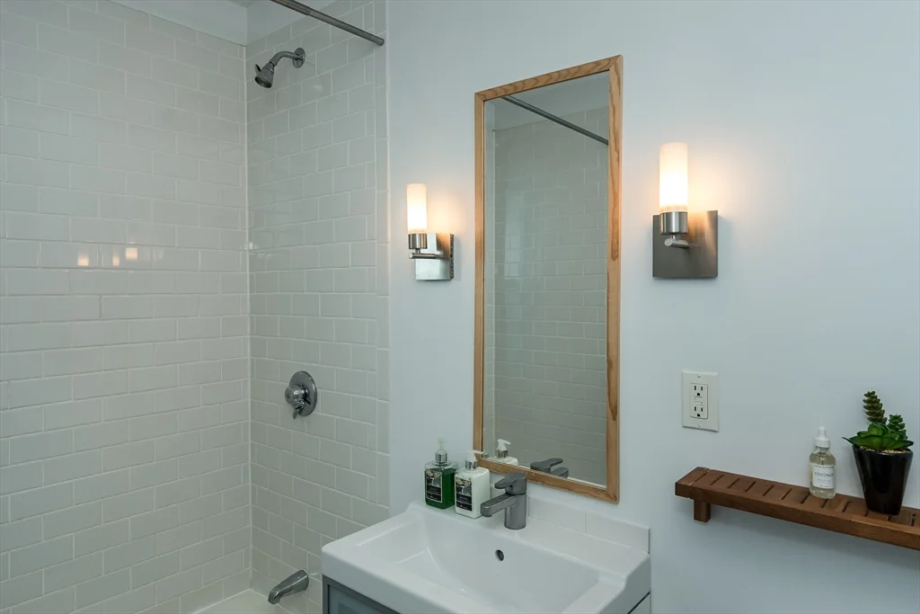 2 bed, 1 bath apartment for rent at 9 Gilson Ter Unit 1, Porter Square — photo 26 of 34