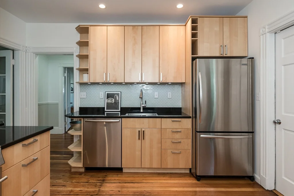 2 bed, 1 bath apartment for rent at 9 Gilson Ter Unit 1, Porter Square — photo 13 of 34