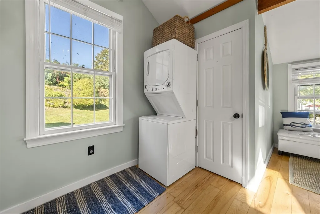 1 bed, 1 bath apartment for rent at 9 Gingerbread Hill Unit 1, Marblehead — photo 12 of 16