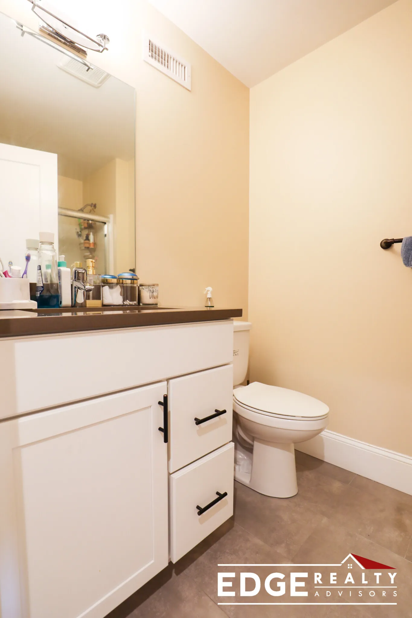 3 bed, 2 bath apartment for rent at 9 Glencoe St Unit 203, Oak Square — photo 8 of 10