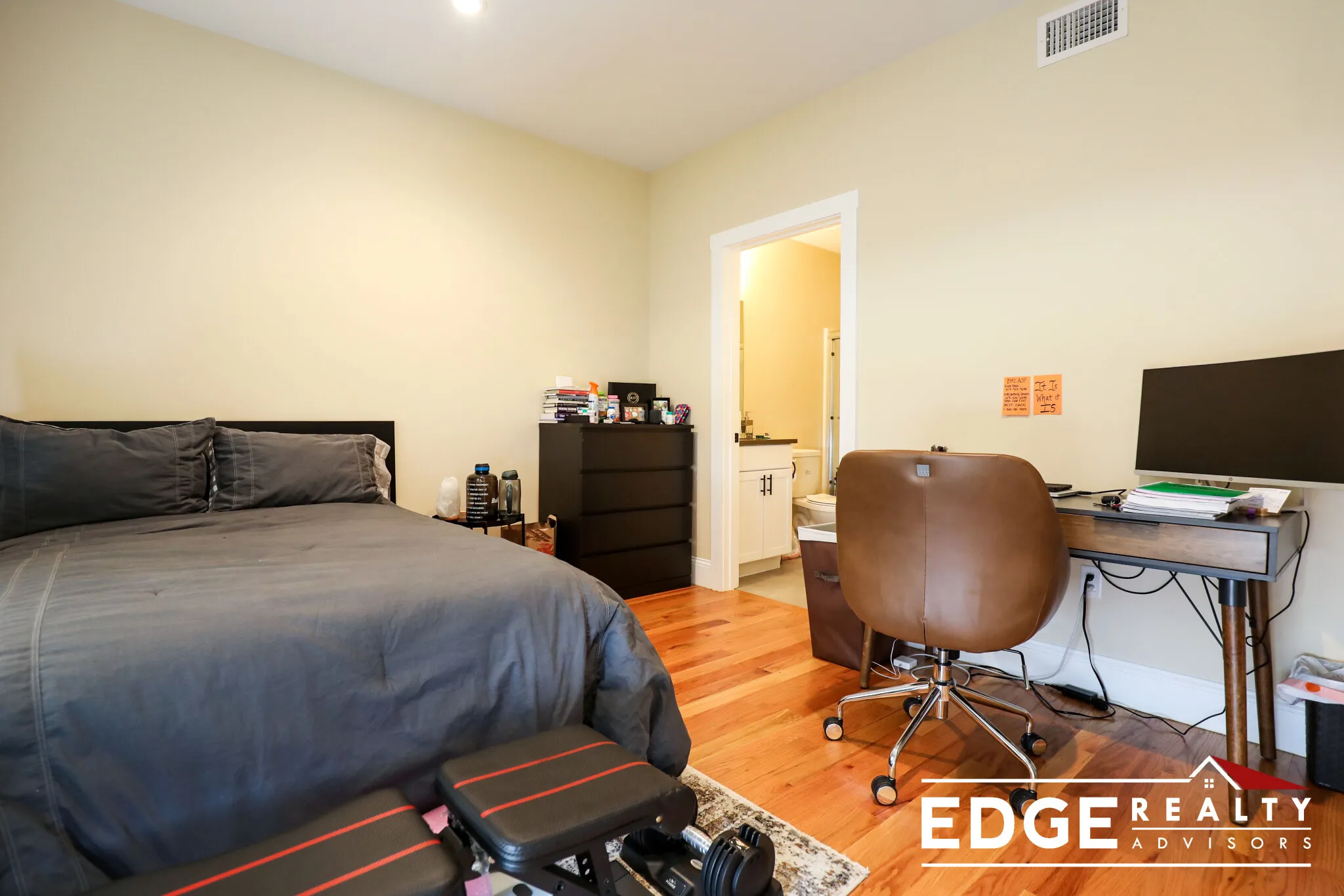 3 bed, 2 bath apartment for rent at 9 Glencoe St Unit 203, Oak Square — photo 6 of 10