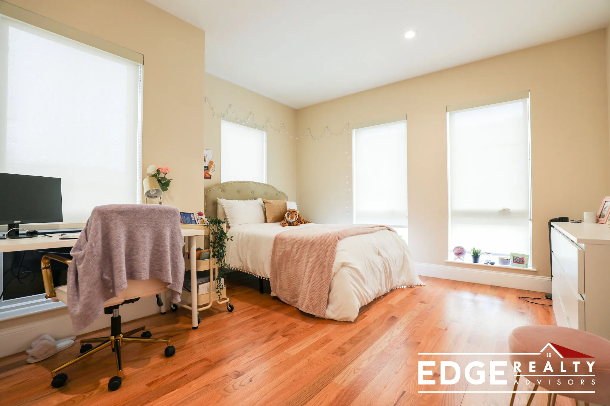 3 bed, 2 bath apartment for rent at 9 Glencoe St Unit 203, Oak Square — photo 9 of 10