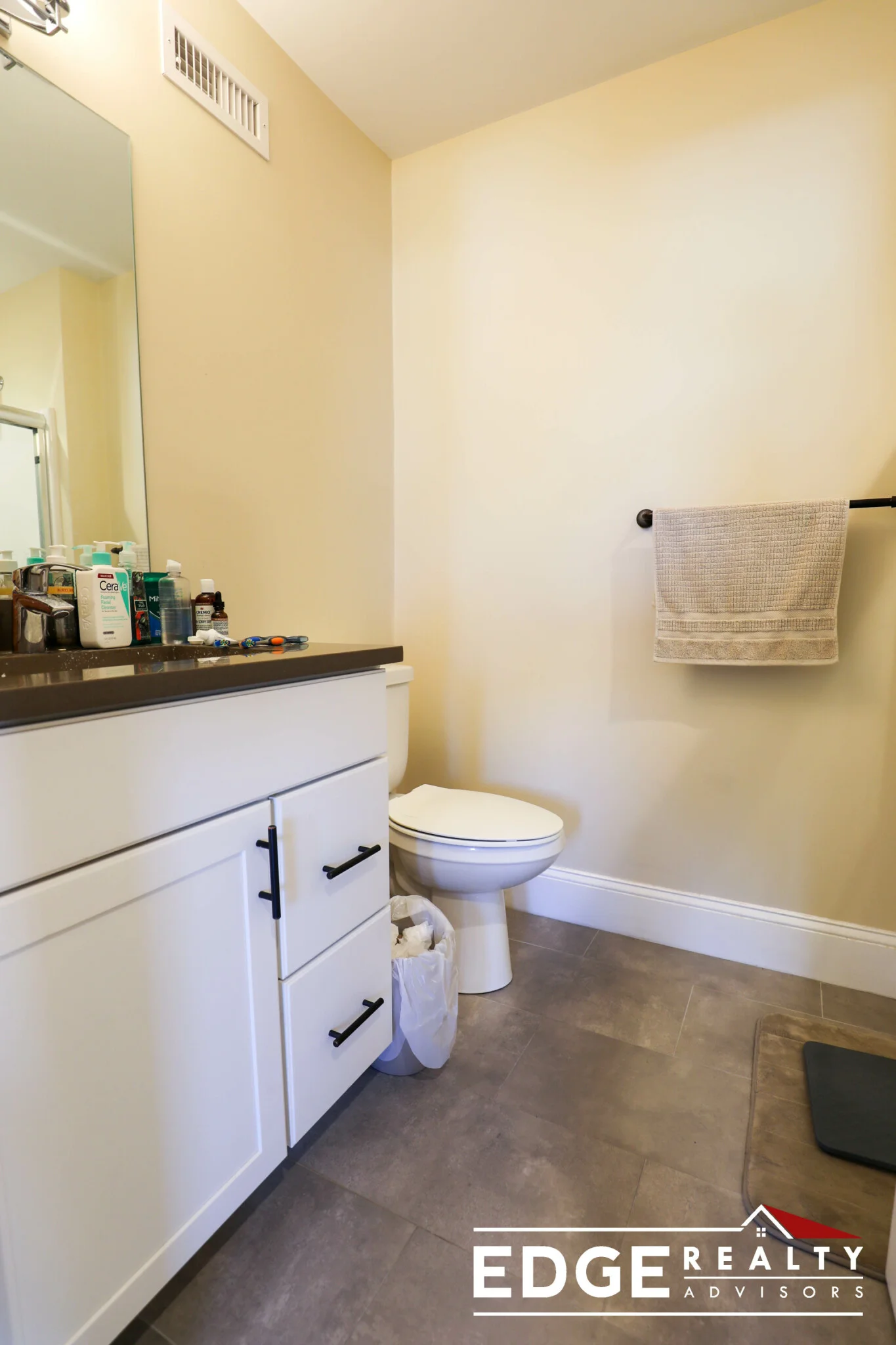 3 bed, 2 bath apartment for rent at 9 Glencoe St Unit 303, Oak Square — photo 12 of 13