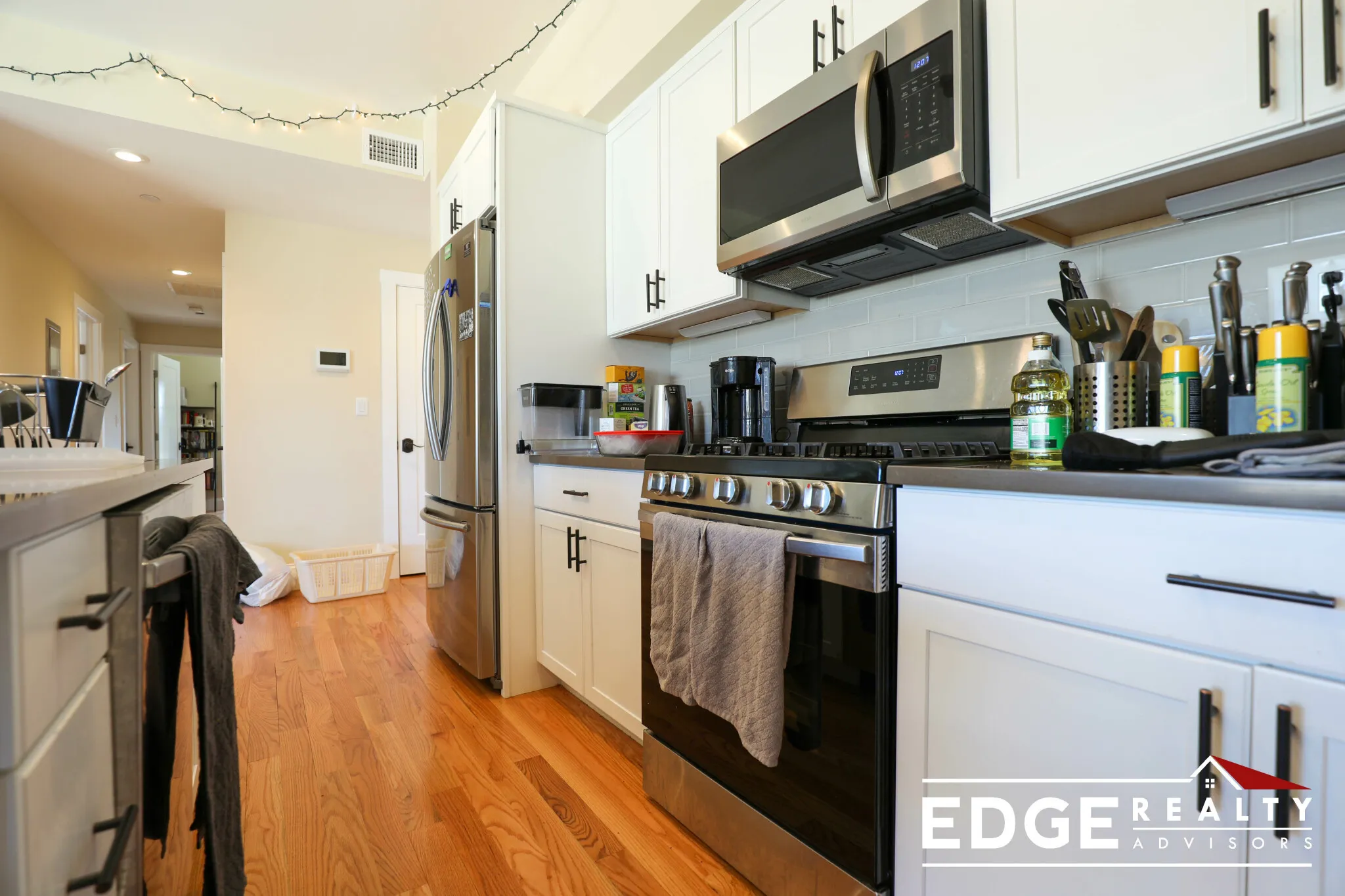 3 bed, 2 bath apartment for rent at 9 Glencoe St Unit 303, Oak Square — photo 2 of 13