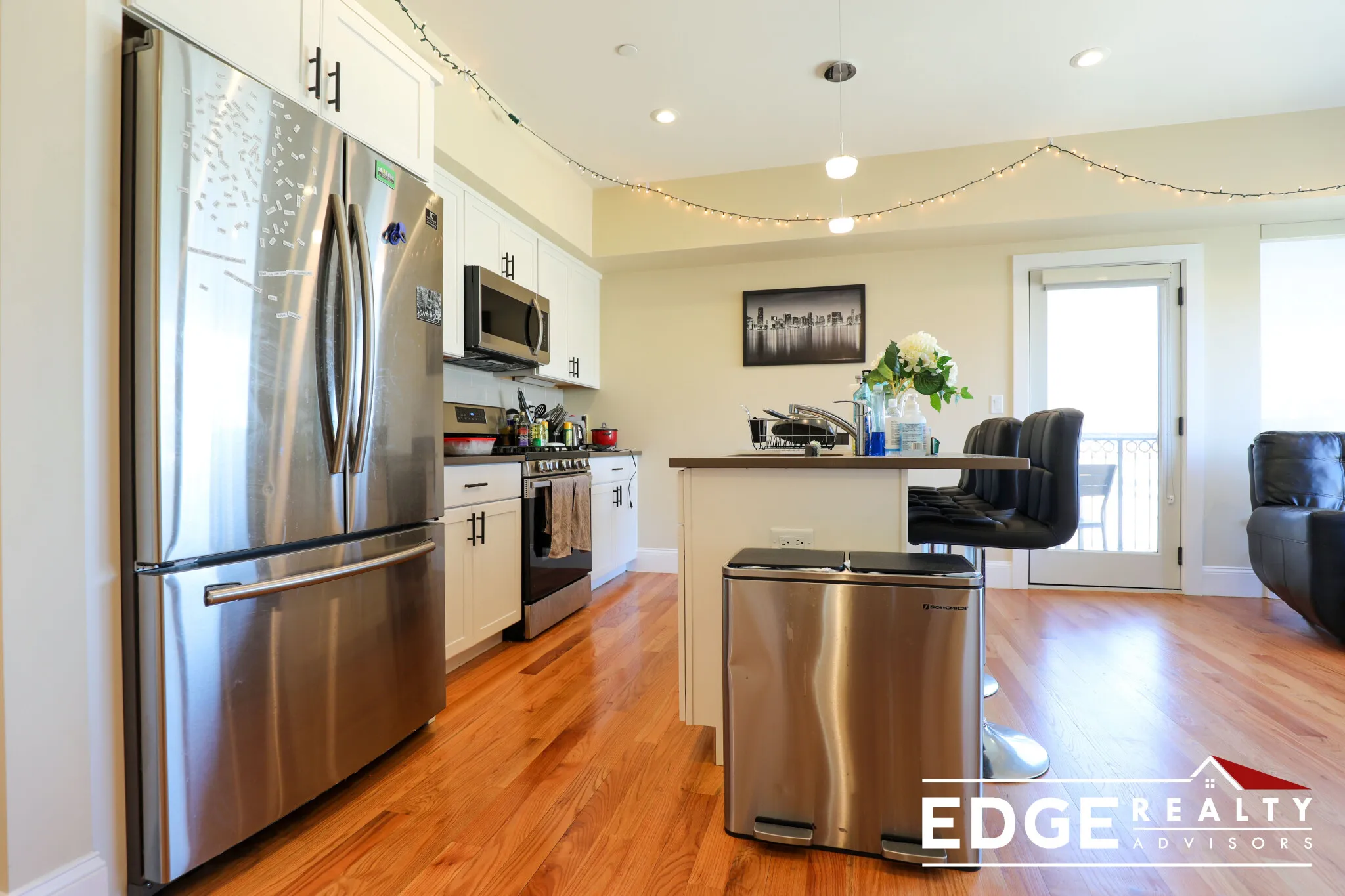 3 bed, 2 bath apartment for rent at 9 Glencoe St Unit 303, Oak Square — photo 1 of 13