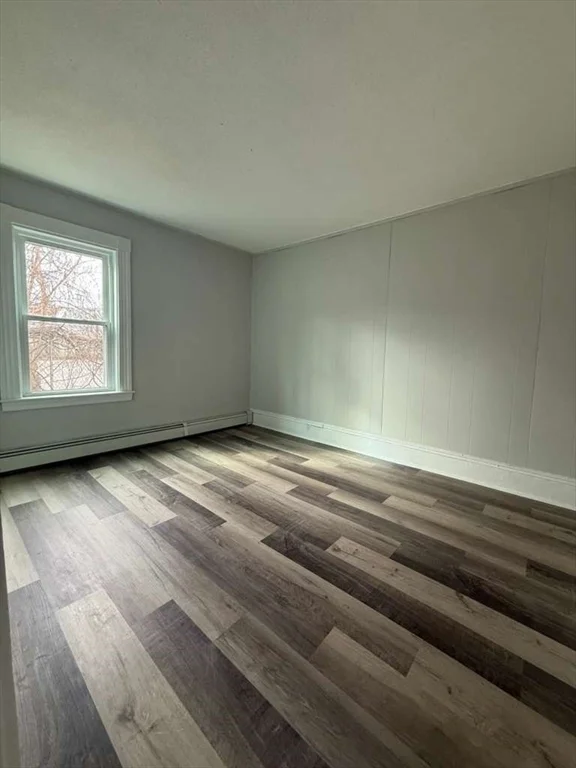 3 bed, 1 bath apartment for rent at 9 Granville St Unit 1, Zip 01832 — photo 6 of 9