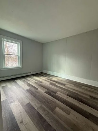 3 bed, 1 bath apartment for rent at 9 Granville St Unit 3, Zip 01832 — photo 2 of 8