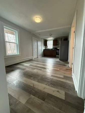 3 bed, 1 bath apartment for rent at 9 Granville St Unit 3, Zip 01832 — photo 3 of 8