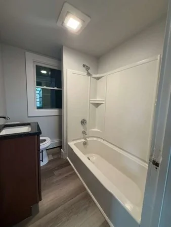 3 bed, 1 bath apartment for rent at 9 Granville St Unit 3, Zip 01832 — photo 5 of 8
