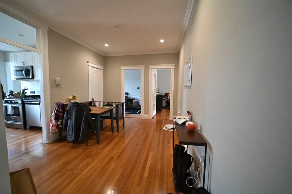 3 bed, 1 bath apartment for rent at 9 Greenway Ct Unit 5, North Brookline — photo 14 of 15