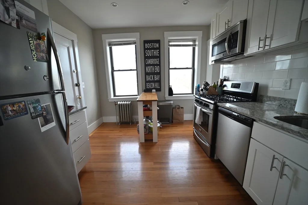 3 bed, 1 bath apartment for rent at 9 Greenway Ct Unit 5, North Brookline — photo 10 of 15