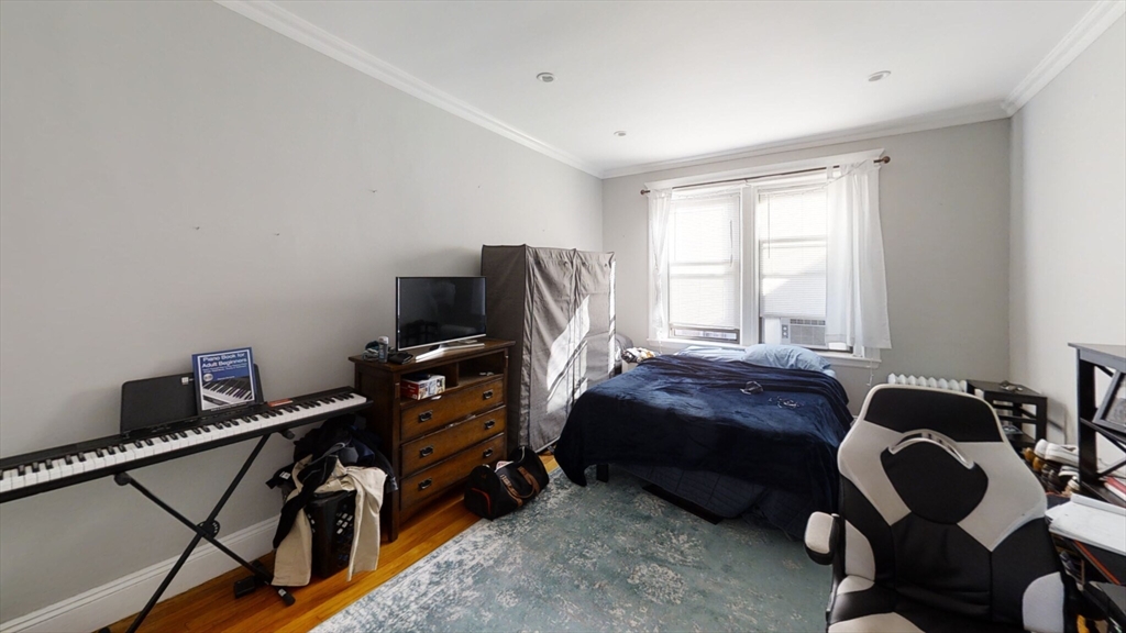 3 bed, 1 bath apartment for rent at 9 Greenway Ct Unit 6, Coolidge Corner — photo 9 of 12