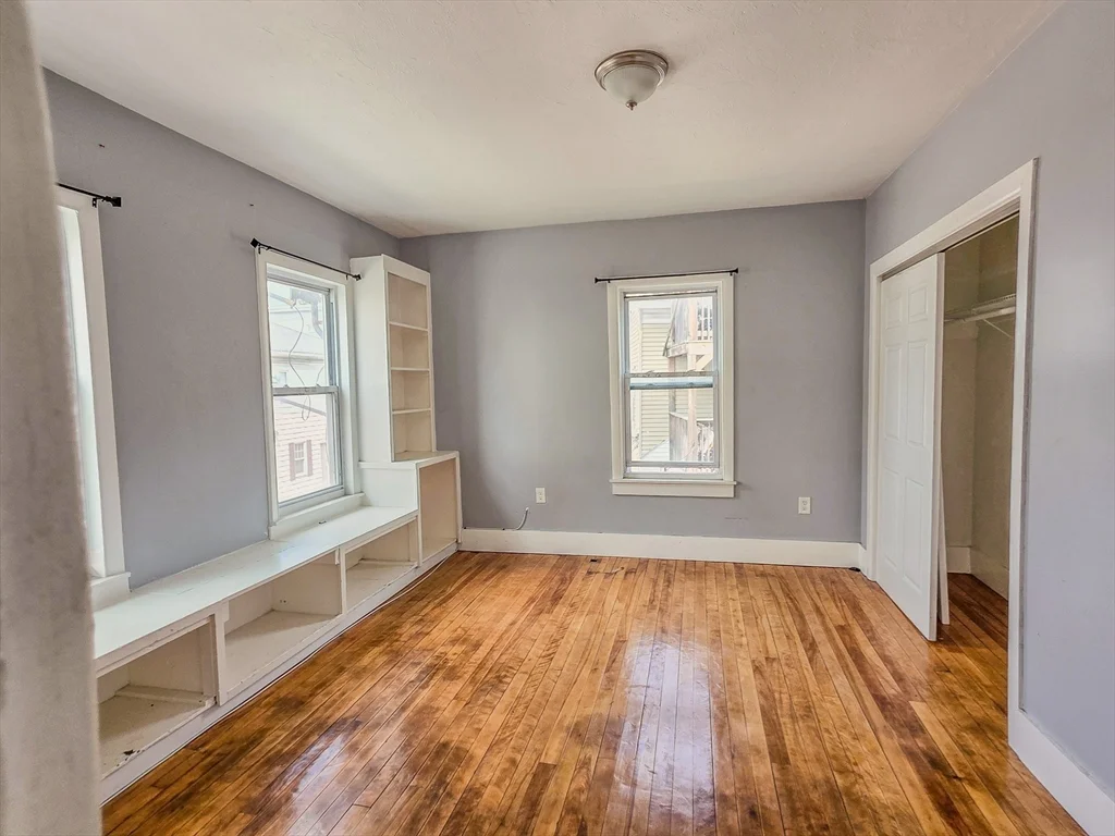 3 bed, 1 bath apartment for rent at 9 Greenwood St Unit 4, Worcester — photo 9 of 16