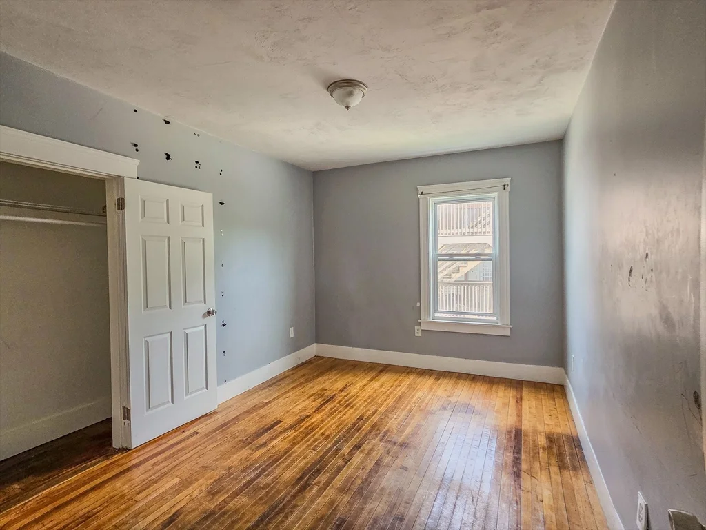 3 bed, 1 bath apartment for rent at 9 Greenwood St Unit 4, Worcester — photo 10 of 16