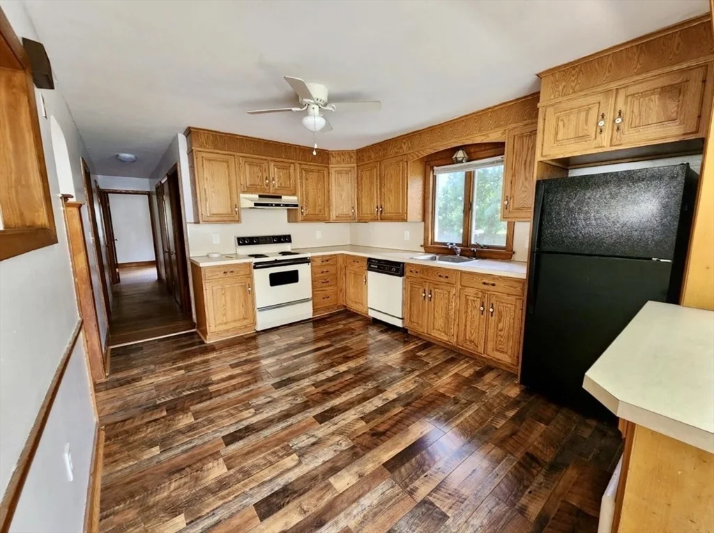 3 bed, 1 bath apartment for rent at 9 Gregg St Unit 9, Woburn — photo 3 of 22