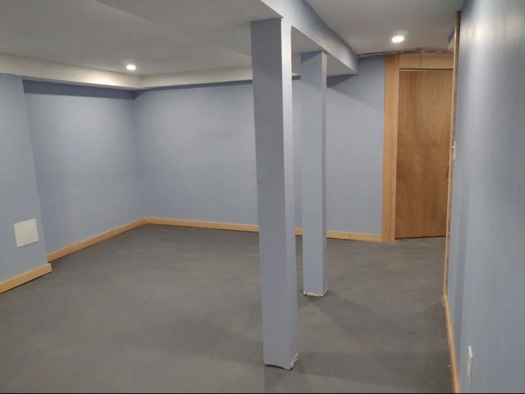 3 bed, 1 bath apartment for rent at 9 Gregg St Unit 9, Woburn — photo 15 of 22