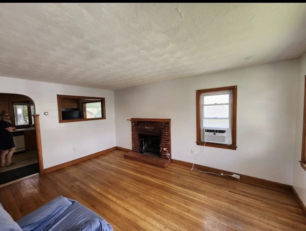 3 bed, 1 bath apartment for rent at 9 Gregg St Unit 9, Woburn — photo 7 of 22