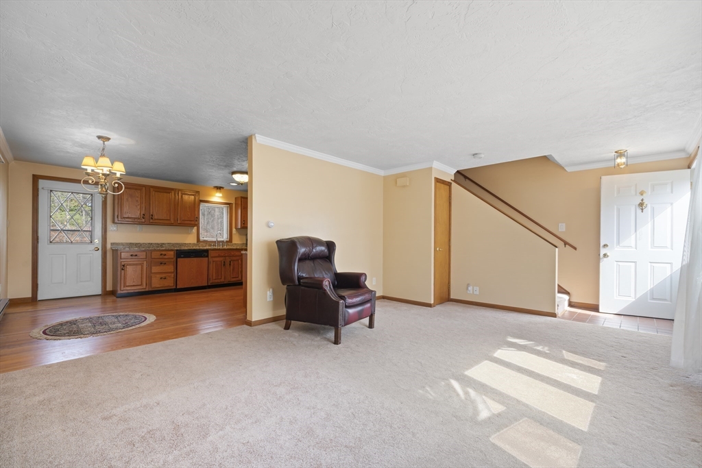 2 bed, 1 bath apartment for rent at 9 Greylock Ave Unit 1, Shrewsbury — photo 8 of 22