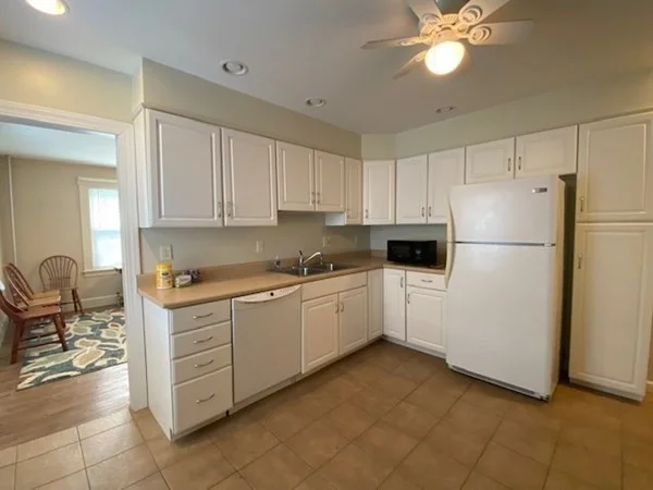3 bed, 2 bath apartment for rent at 9 Griswald Ct Unit 9B, Uxbridge — photo 9 of 18