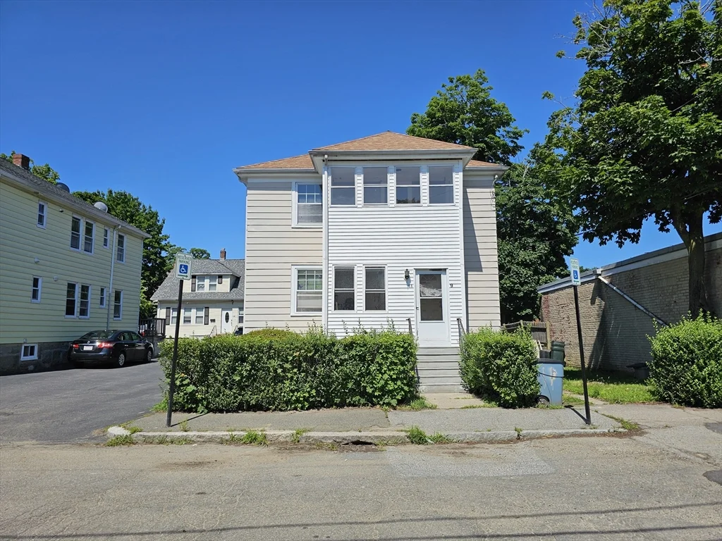 3 bed, 1 bath apartment for rent at 9 Grossman St Unit 9, Quincy — photo 1 of 11