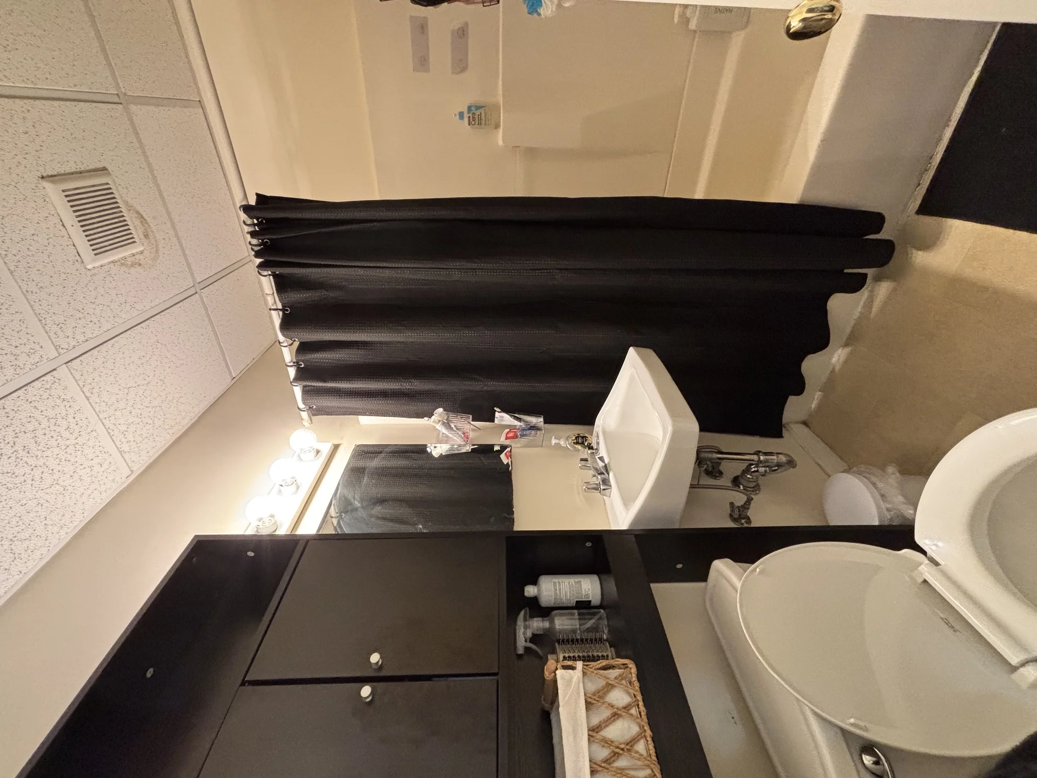 2 bed, 1 bath apartment for rent at 9 Grove St Unit 1, Beacon Hill — photo 13 of 14