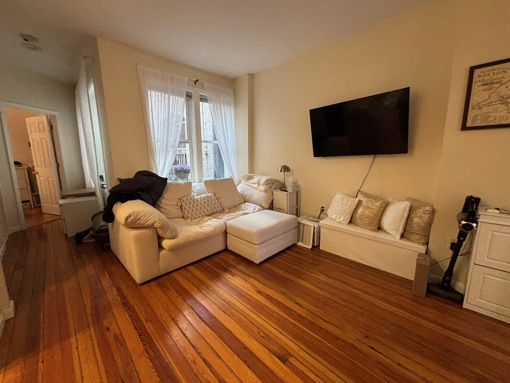 3 bed, 2 bath apartment for rent at 9 Grove St Unit 2, Beacon Hill