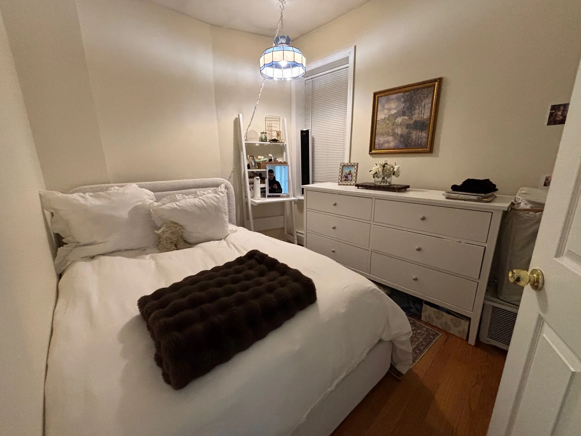 3 bed, 2 bath apartment for rent at 9 Grove St Unit 2, Beacon Hill — photo 9 of 18