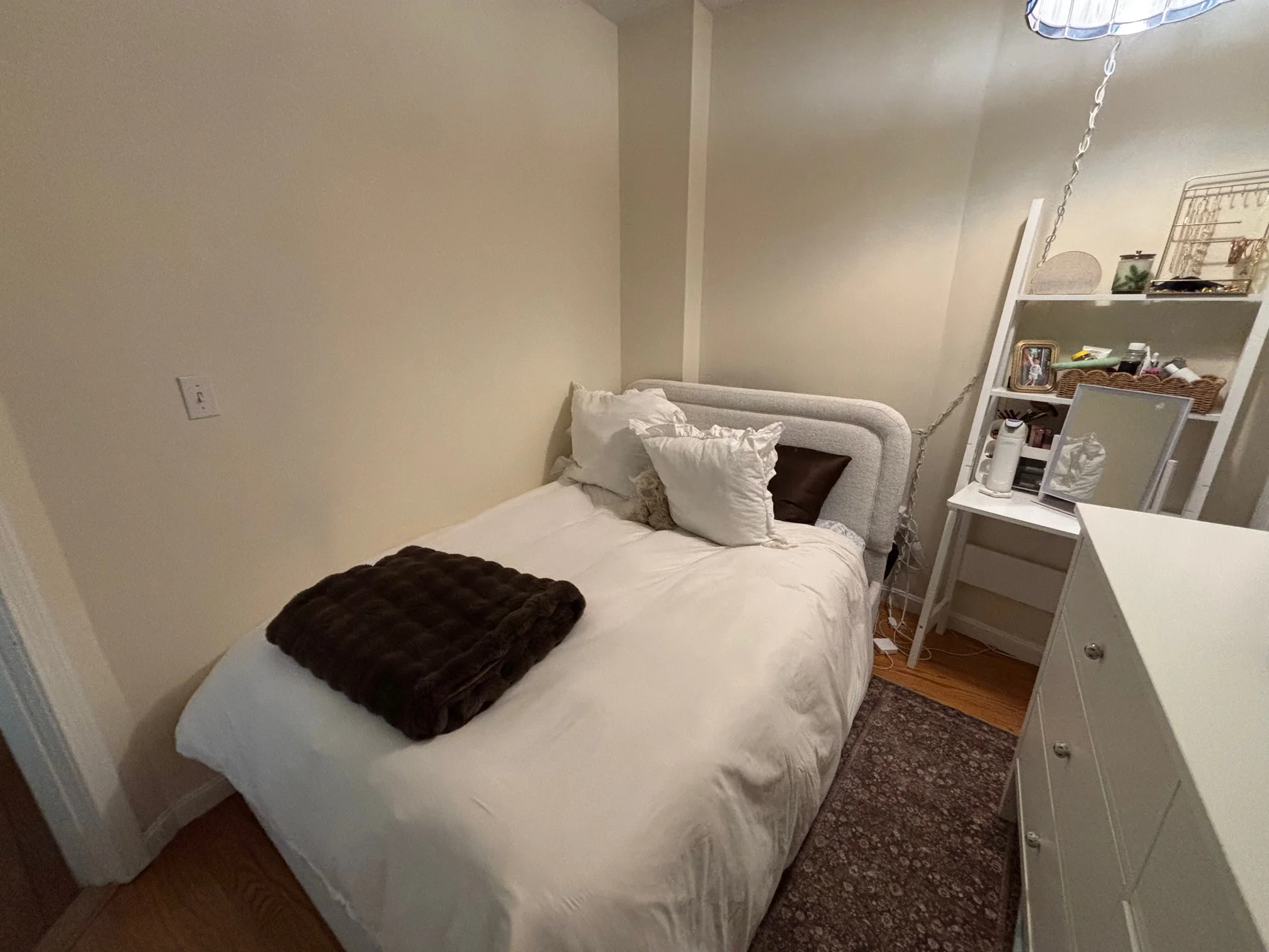 3 bed, 2 bath apartment for rent at 9 Grove St Unit 2, Beacon Hill — photo 10 of 18