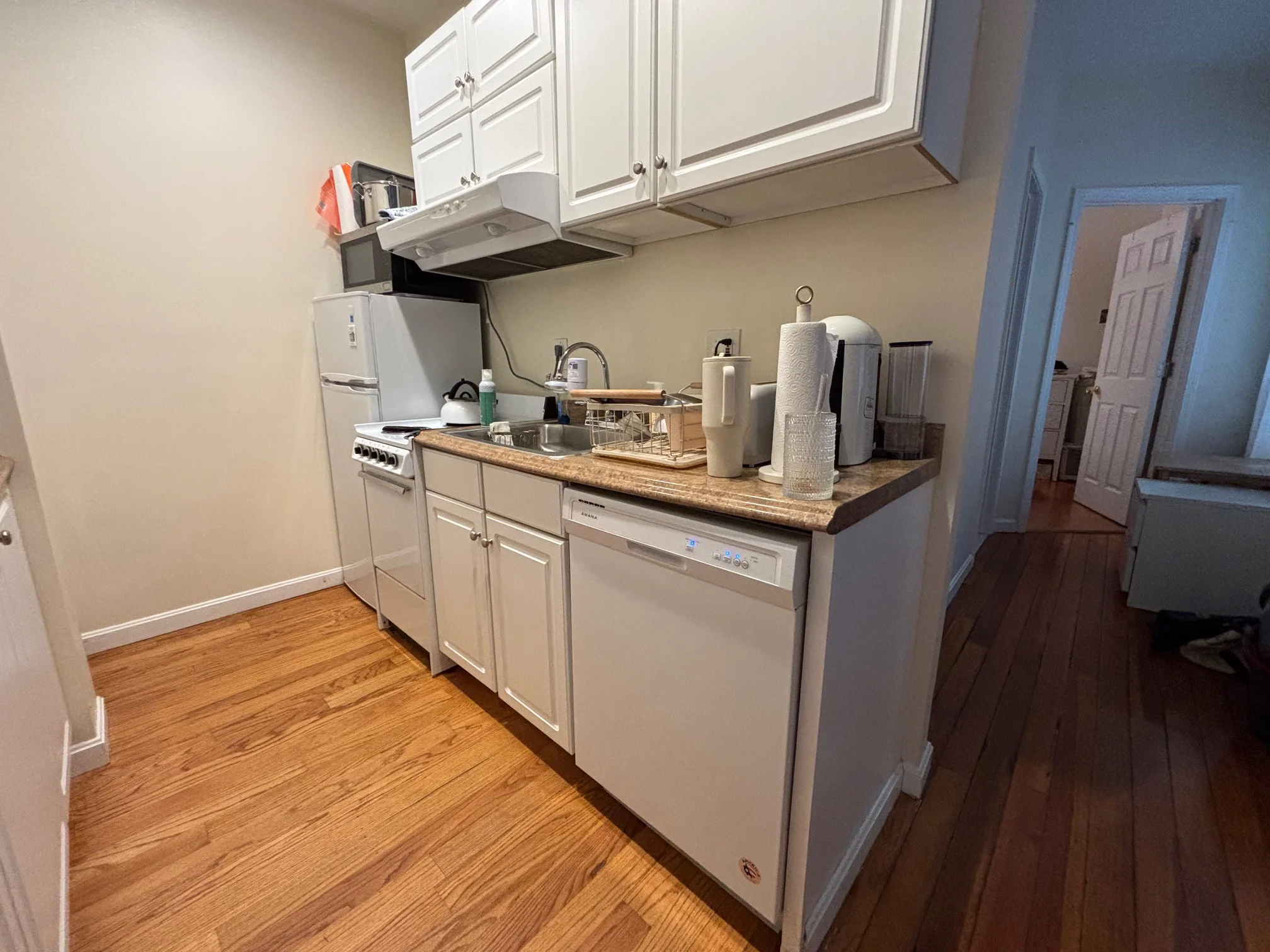 3 bed, 2 bath apartment for rent at 9 Grove St Unit 2, Beacon Hill — photo 5 of 18