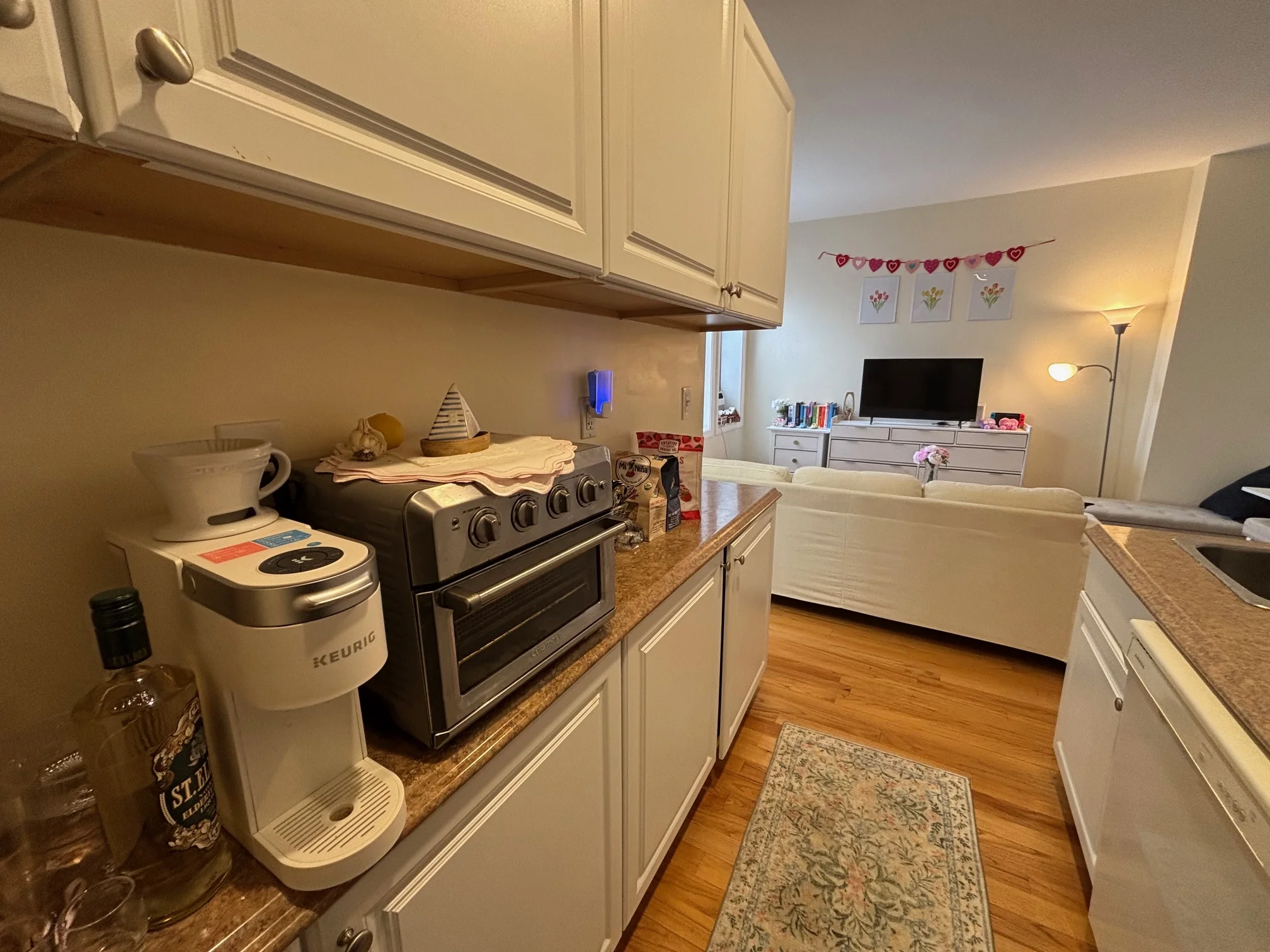 3 bed, 2 bath apartment for rent at 9 Grove St Unit 4, Beacon Hill — photo 6 of 22