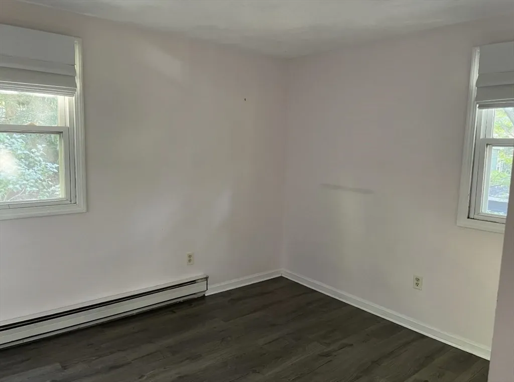 3 bed, 1 bath apartment for rent at 9 Grove Ter Unit 2, West Roxbury — photo 3 of 8