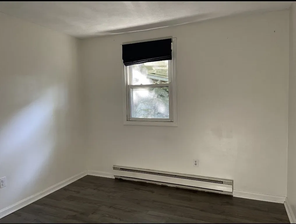 3 bed, 1 bath apartment for rent at 9 Grove Ter Unit 2, West Roxbury — photo 5 of 8